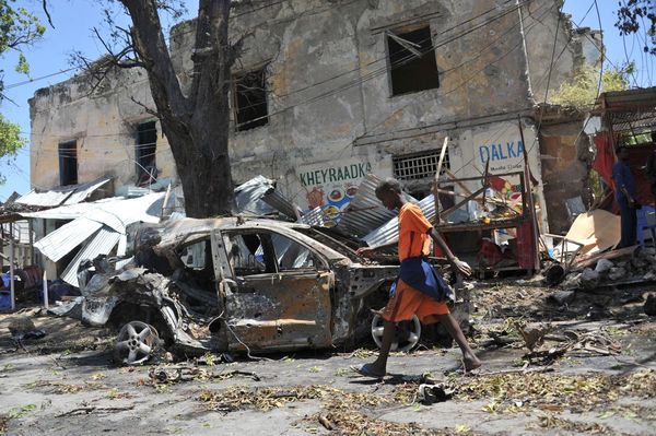 Asciende a 81 muertos el balance del atentado en la capital de Somalia