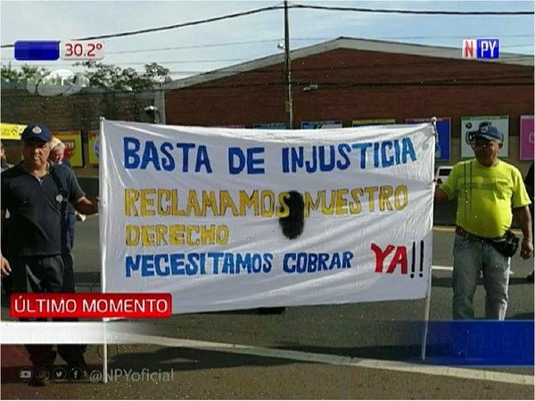 Guardiacárceles exigen pagos de beneficios y aguinaldo en Itauguá