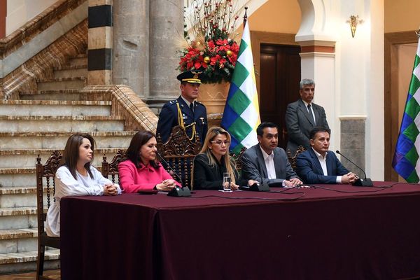 Bolivia expulsa a diplomáticos de México y España, que devuelve el gesto