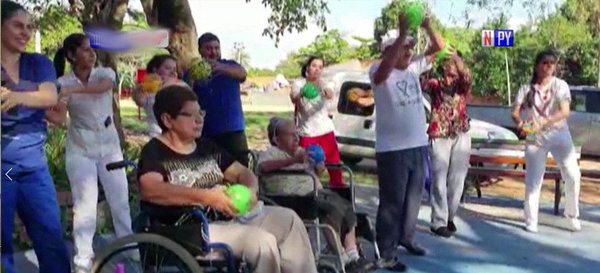 Así entrenan abuelitos en San Bernardino | Noticias Paraguay