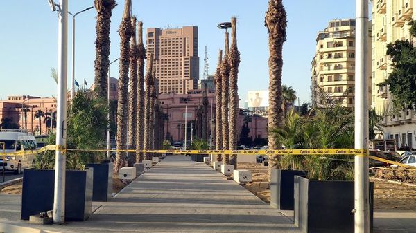 Polémica por el traslado de estatuas faraónicas para decorar la plaza Tahrir - Cultura - ABC Color