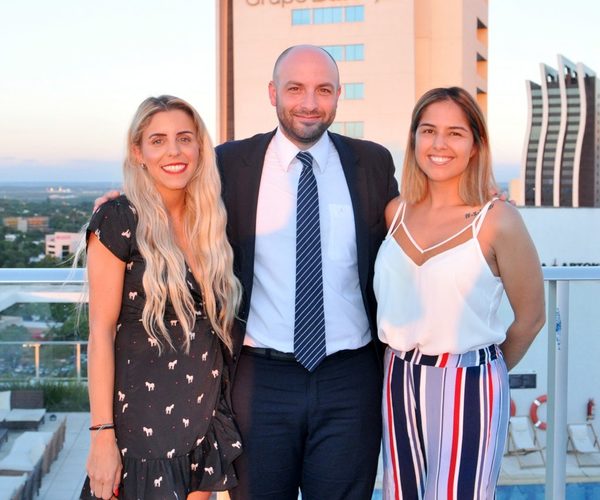 Cadena de hoteles despidió el año con un ameno brindis