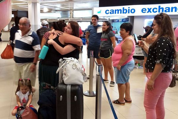 Incesante llegada de compatriotas para recibir el Año Nuevo con los familiares - Economía - ABC Color