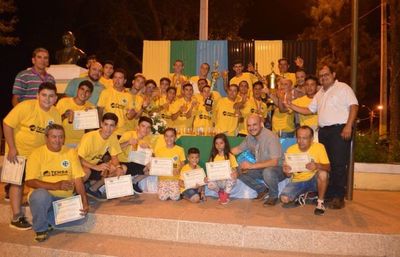 Otorgan reconocimiento a deportistas destacados - Deportes - ABC Color