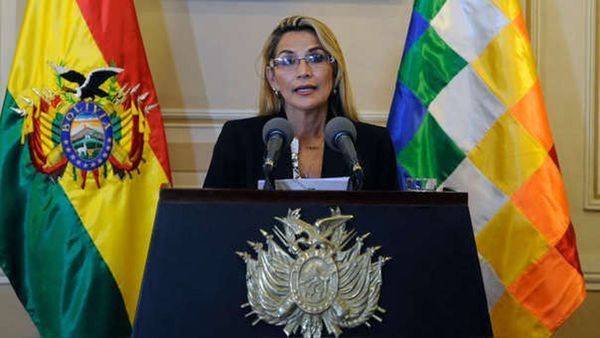 Bolivia expulsará a una embajadora