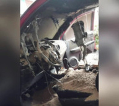 Atacan camioneta de abogado con un explosivo - Paraguay.com