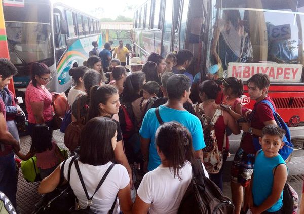 Año Nuevo: Reportan escaso movimiento en Terminal de Ómnibus de Asunción - A La Gran 7-30 - ABC Color