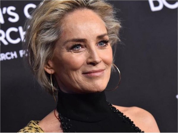 App de citas bloqueó a Sharon Stone por reportes de perfil falso