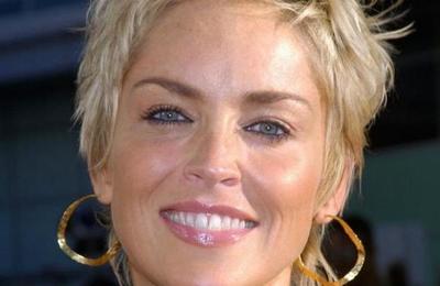 Sharon Stone es bloqueada de una app de citas porque no le creyeron que fuera ella - SNT