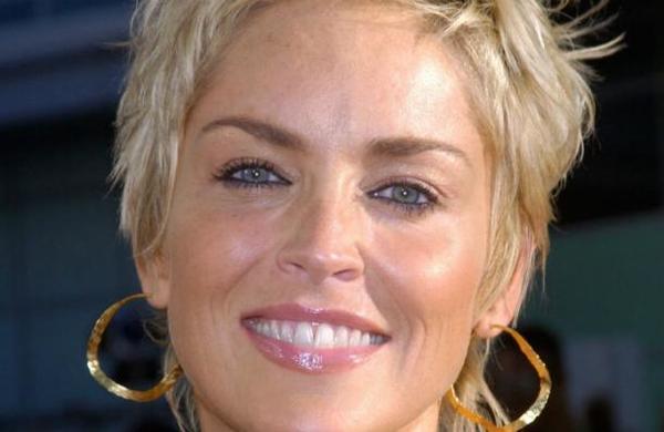 Sharon Stone es bloqueada de una app de citas porque no le creyeron que fuera ella - SNT