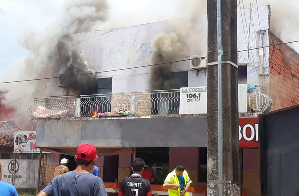 Incendio consume una vivienda en Concepción