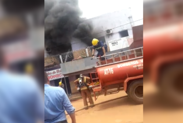 Incendio en Concepción consumió una emisora radial