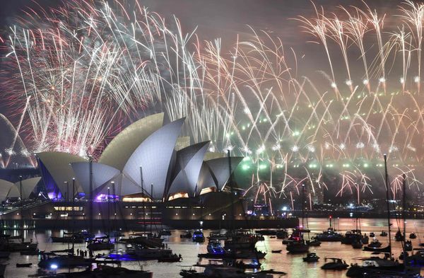 Sídney recibe el 2020 envuelta en humo de incendios con fuegos artificiales » Ñanduti