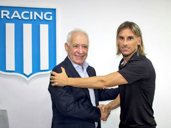 Racing presenta a Beccacece, extécnico de Independiente