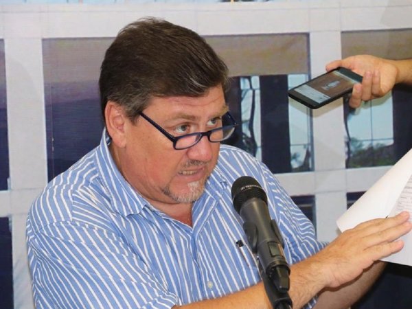 Llano cuestiona pago de aguinaldo extra y a ministros de Mario Abdo