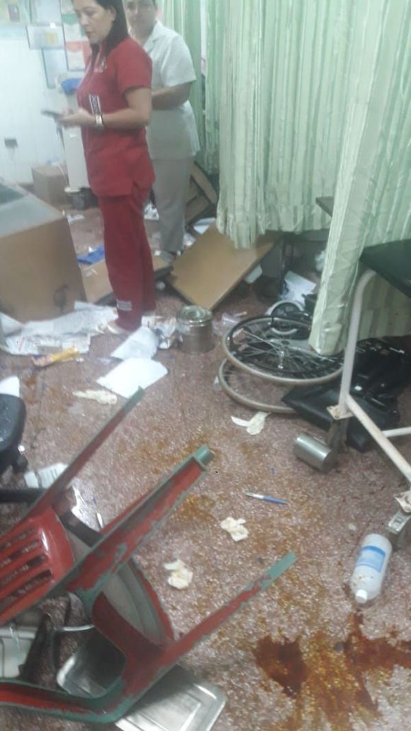 Mujer causó destrozos en hospital regional de CDE - Nacionales - ABC Color
