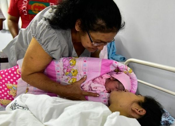 La primera bebé del año nace en la Cruz Roja