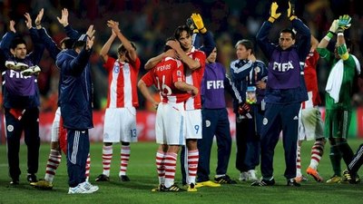 Dejó el fútbol el 'verdugo' paraguayo en Sudáfrica 2010