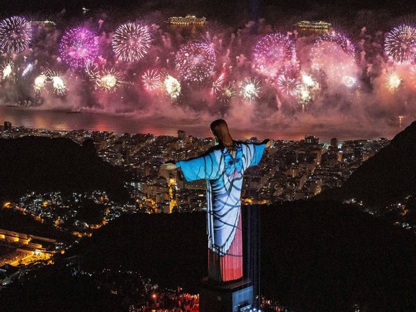 Río recibió el 2020 con nuevo récord de asistencia en fiesta de fin de año