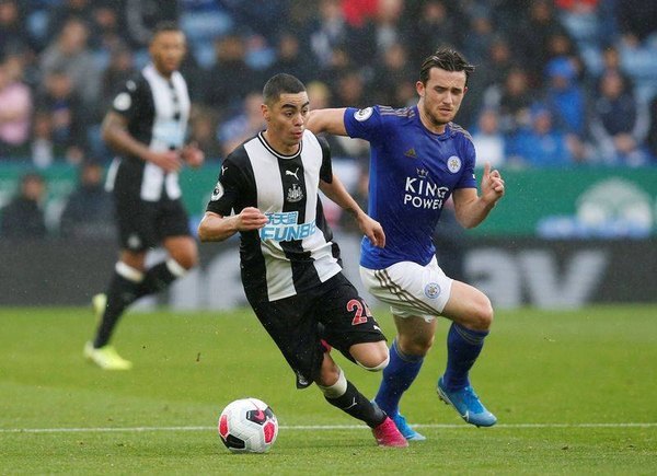 Con Almirón, Newcastle cae goleado ante el Leicester