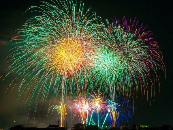 Praga propone alternativas a fuegos artificiales durante festejos por Año Nuevo