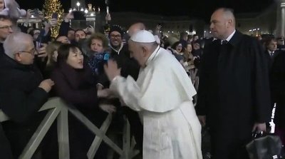Papa Francisco pide perdón por su reacción tras estirón de mujer | Noticias Paraguay
