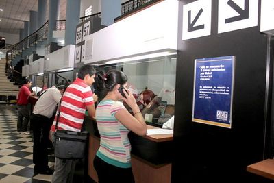 Gremios empresariales consideran inoportuna nueva ley tributaria