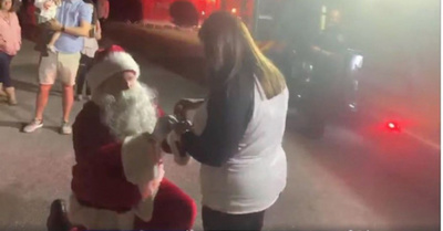 “Santa” pidió casamiento a su amada