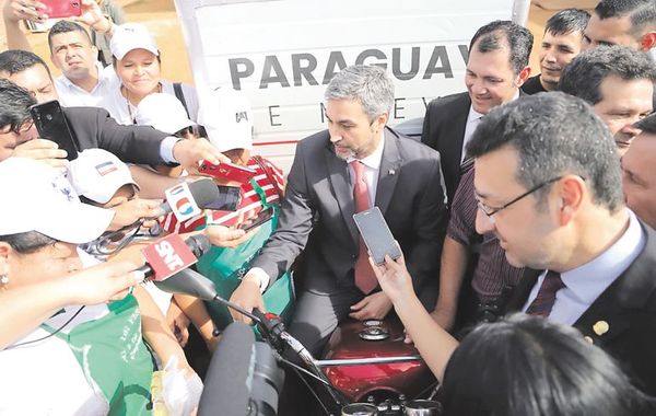 Gobierno exprime gastos sociales de binacionales - Política - ABC Color