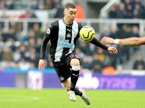 Balbuena triunfa y Almirón cae goleado