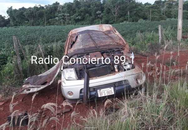 Vehículo vuelca en Santa Fe del Paraná