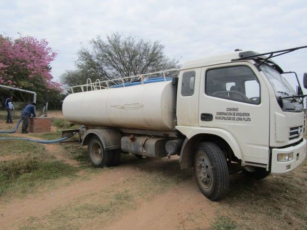 Gobernación retira camión cisterna cedido a Municipalidad de Loma Plata