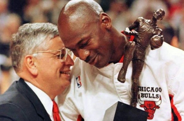 Muere David Stern, quien hizo de la NBA un fenómeno deportivo mundial