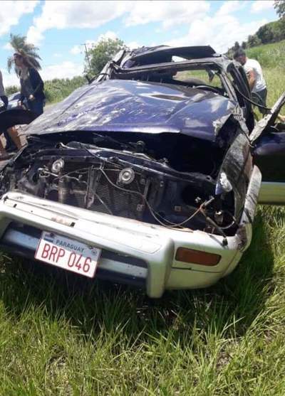 Oficial de Policía resulta herido tras reventar la rueda trasera de su vehículo » Ñanduti