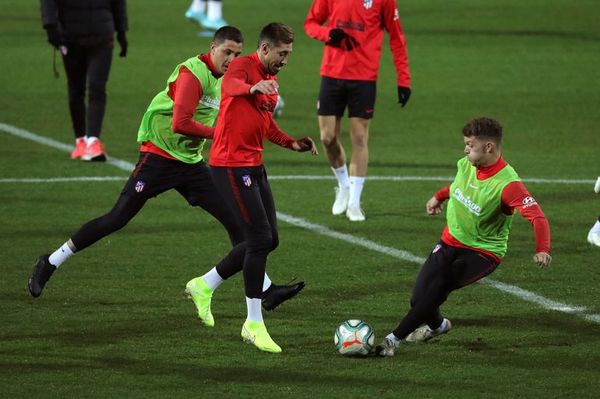 Trippier regresa al grupo - Fútbol - ABC Color
