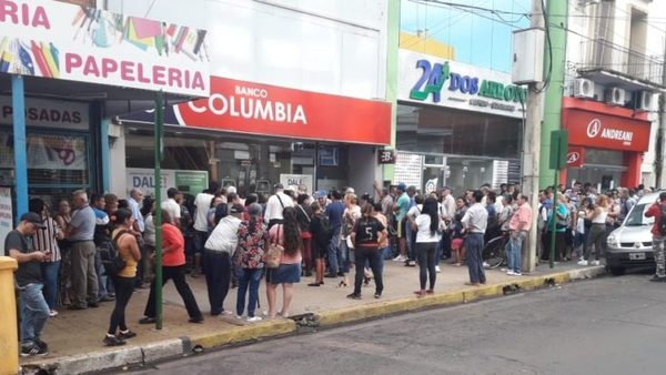ANTE LA CONVENIENCIA EN LA COMPRA DEL DÓLAR, PARAGUAYOS COPAN POSADAS.