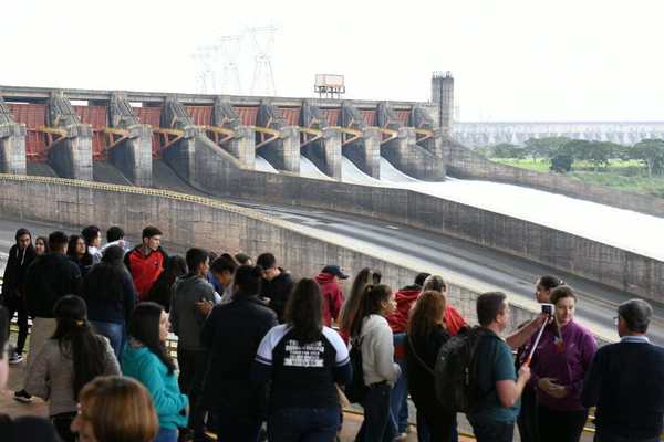 Itaipú recibió a más de un millón de visitantes en el cierre del 2019 - ADN Paraguayo