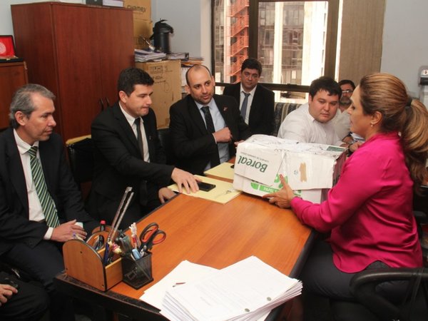 Fiscalía y Contraloría cruzan datos para avanzar en el caso de la Municipalidad de Asunción
