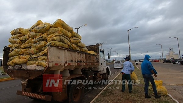 FESTEJO DEL 1 DE ENERO DEJÓ MÁS DE 15 TONELADAS DE BASURA Y PALIAN FALTA DE CAMIONES.