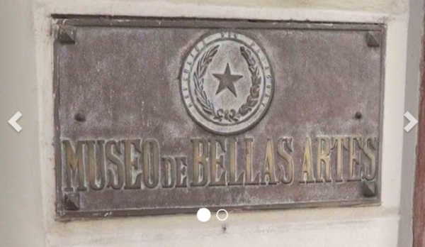 Desconocidos roban placa de bronce del Archivo Nacional
