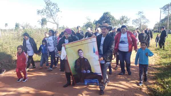 Padres, familiares y amigos de Edelio marcharon por el quinto aniversario de su secuestro