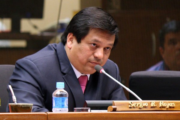 Esposa de Diputado Sergio Rojas ganó más de G. 3.550 millones con contratos