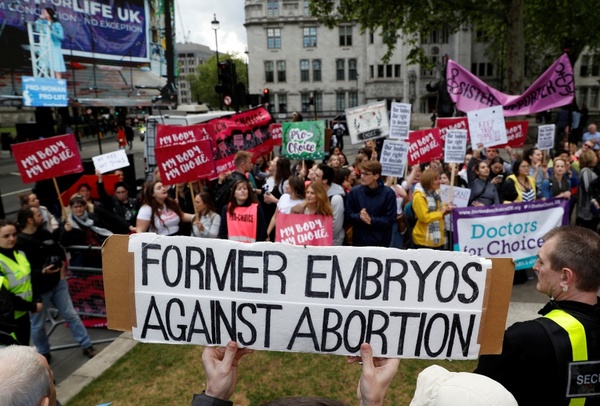 En Alabama, ley antiaborto contempla un siglo de prisión para médicos