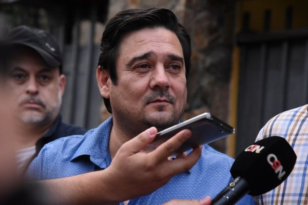 Buzarquis dice que pedido de pérdida de investidura es una venganza política