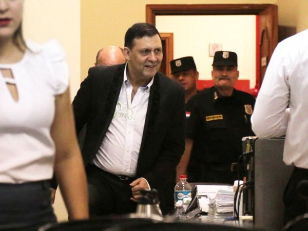 Senado expulsó a Víctor Bogado por corrupción