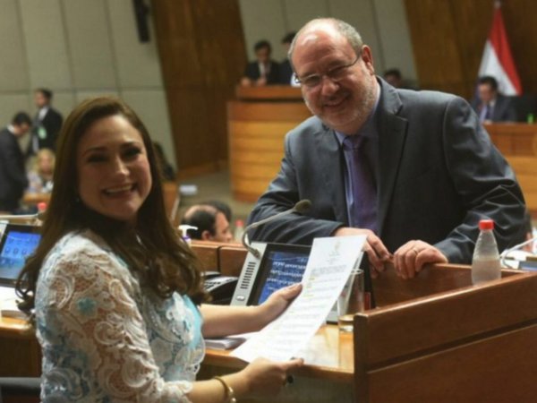 Integran Comisión Permanente, pero abandonarán funciones para viajar