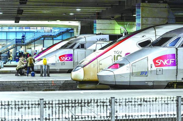 Huelga de transportes en Francia llega a 29 días