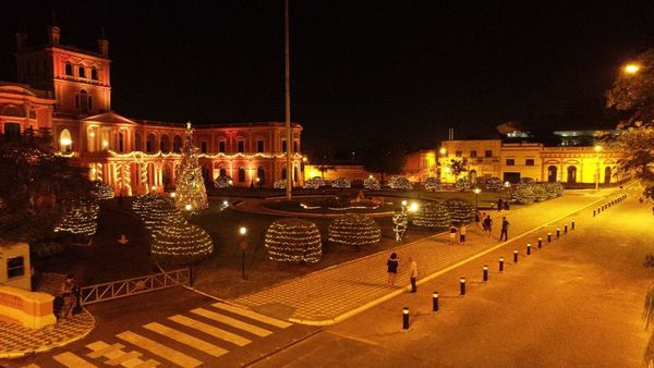 Palacio de Gobierno: Iluminan adoquines usando energía solar