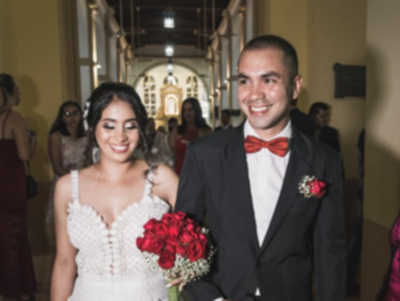 Ponen música de Dragon Ball en su casamiento