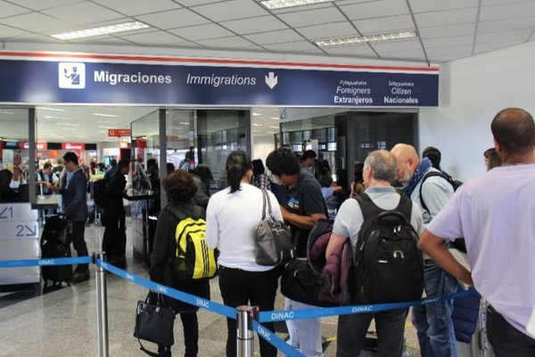 Quienes no cumplan los 10 días de aplicación de la vacuna no podrán viajar